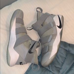 Nike Lebron soldier 11 zoom